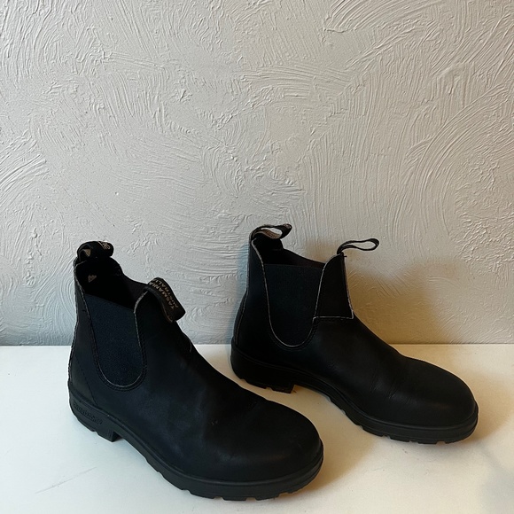 Chelsea Blundstone - Picture 1 of 1